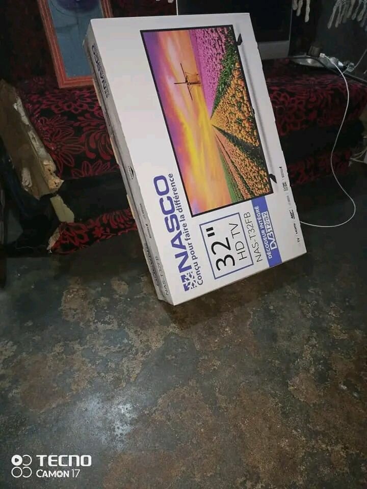 Téléviseur LED 32 pouces HD