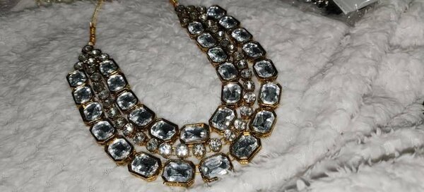 Elegant Kundan necklace
