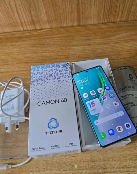 Smartphone Tecno Camon 40