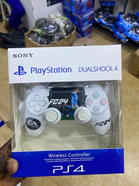 PS4 Controller