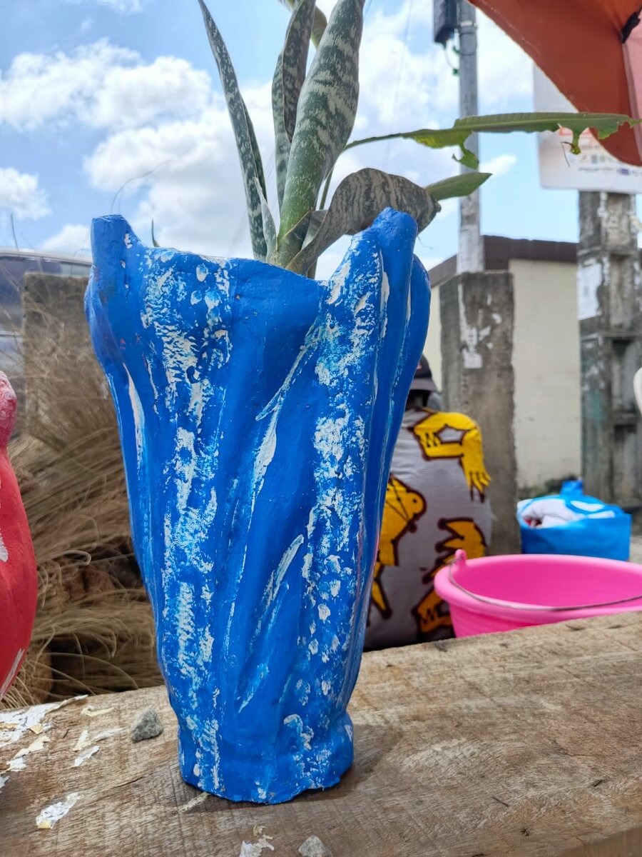 Pots de fleurs colorés