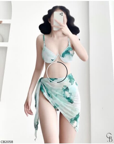 Bikini et paréo fleuri