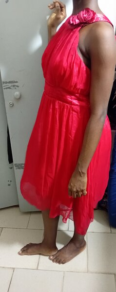 Robe élégante rouge femme