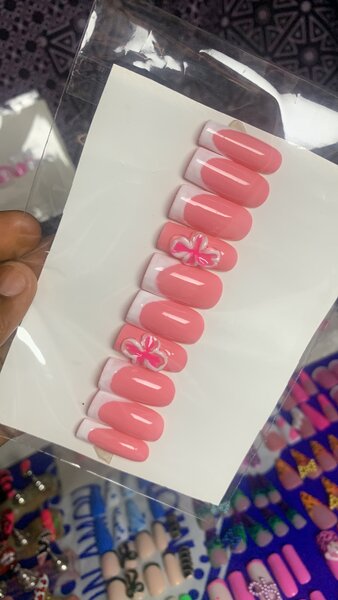 Ongles Prêts à Poser Éblouissants