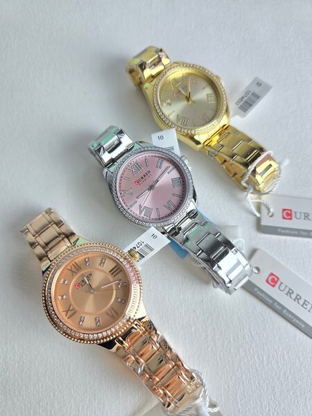 Montre en acier inoxydable élégante