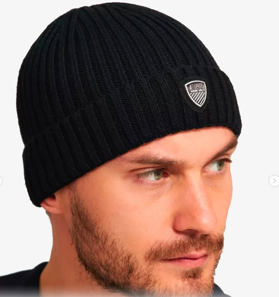 Мужская черная зимняя шапка EA7 размер M