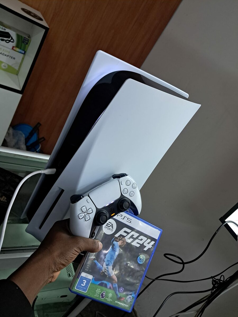 PS5 Disc Edition with FC24