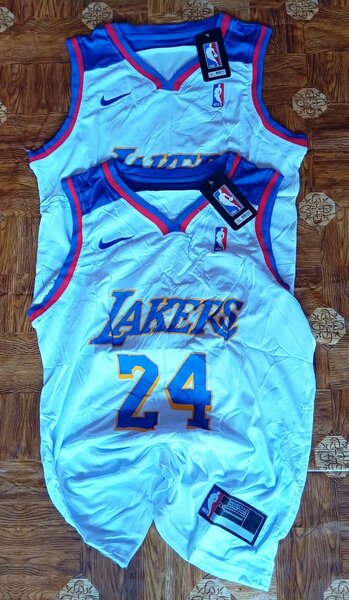 Maillots de basket Lakers