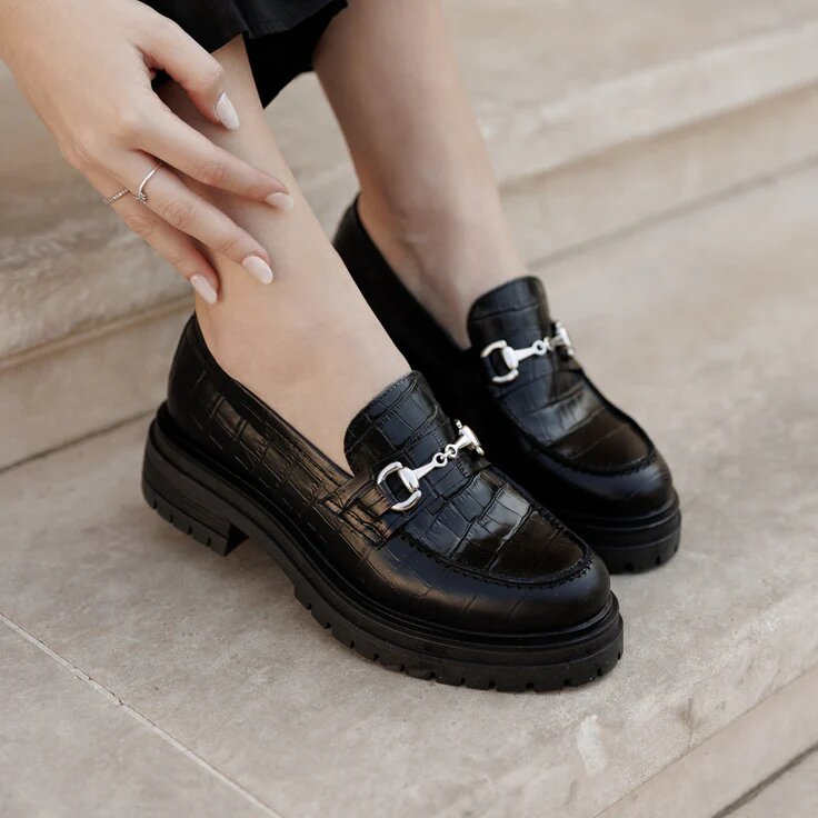 Mocassins en cuir noir élégants