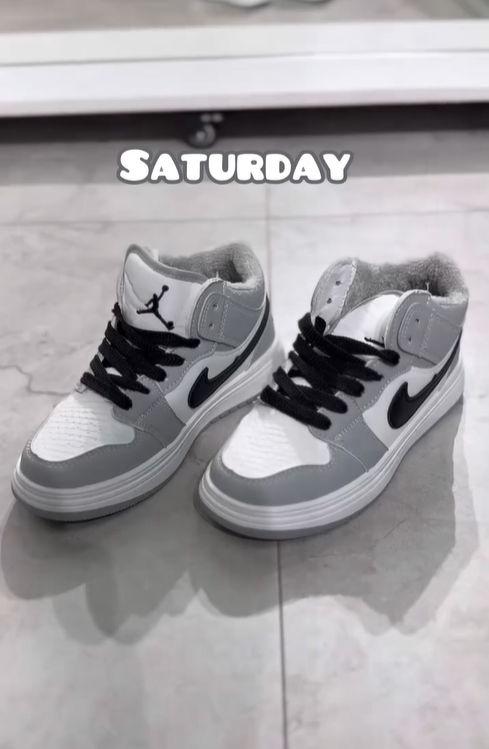 джорданы серые