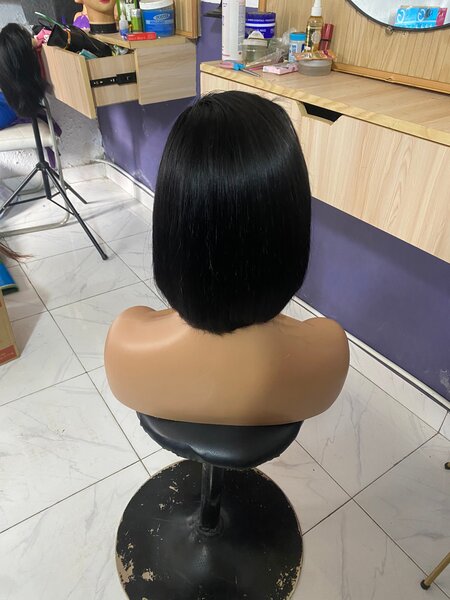 Perruque droite en dentelle