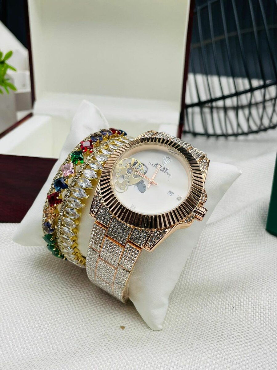 Rolex (Unisex) Watch With Bracelets( For Ladies), men also a