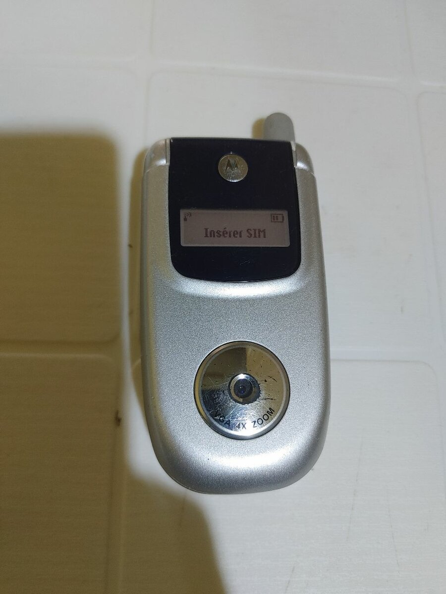 Téléphone portable Motorola V220