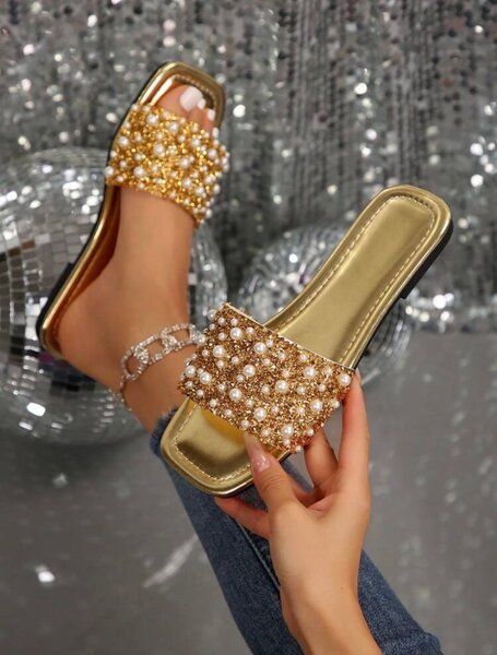 Sandales dorées perlées