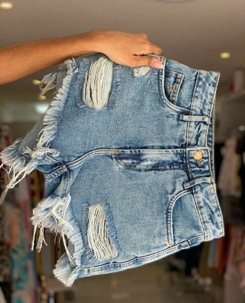 Shorts en jean déchirés