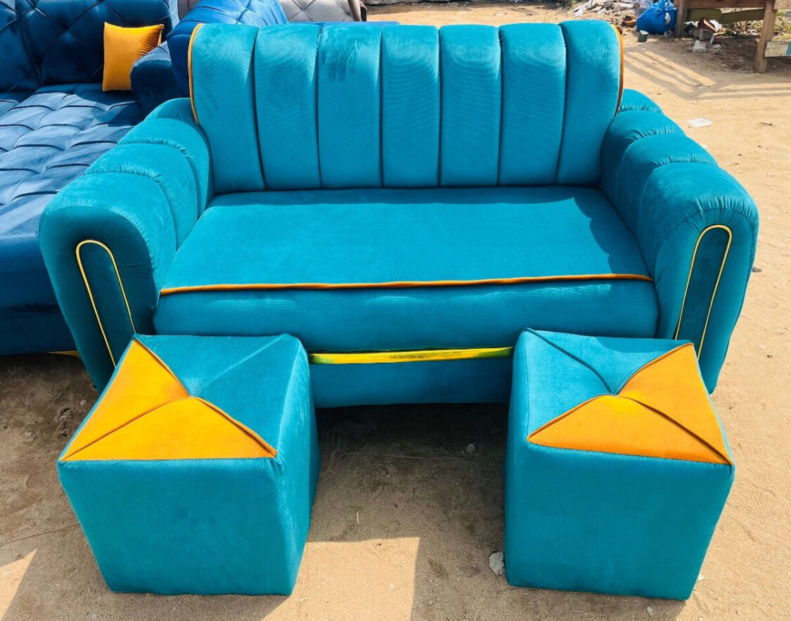 Canapé en velours turquoise