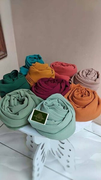 Écharpes en mousseline colorées