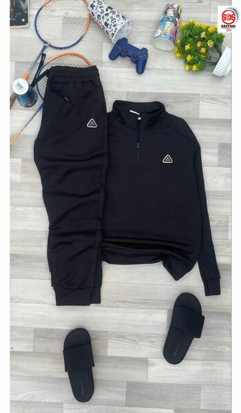 Ensemble survêtement et pull