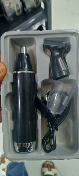 Tondeuse nez et favoris 2-en-1