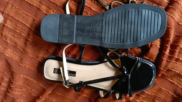 Sandales fermées élégantes