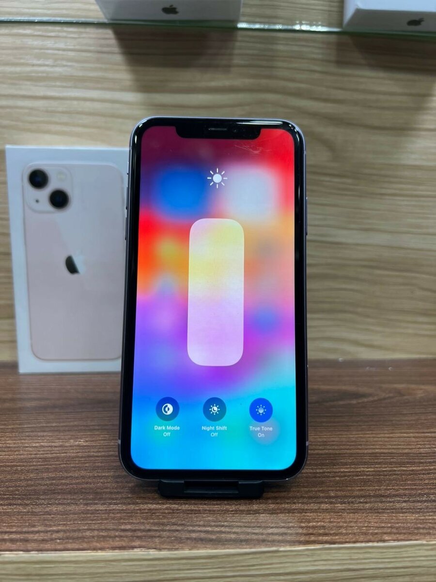 iPhone 11 quasi neuf
