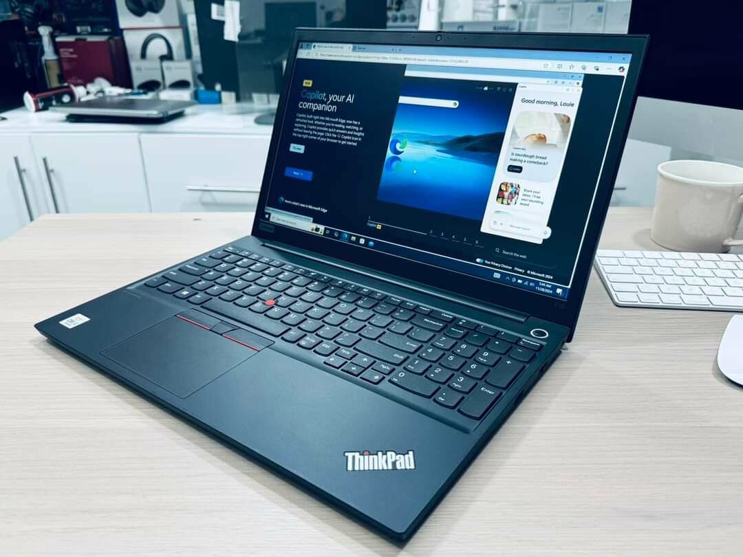 Lenovo Thinkpad E15 Core i3-10110U