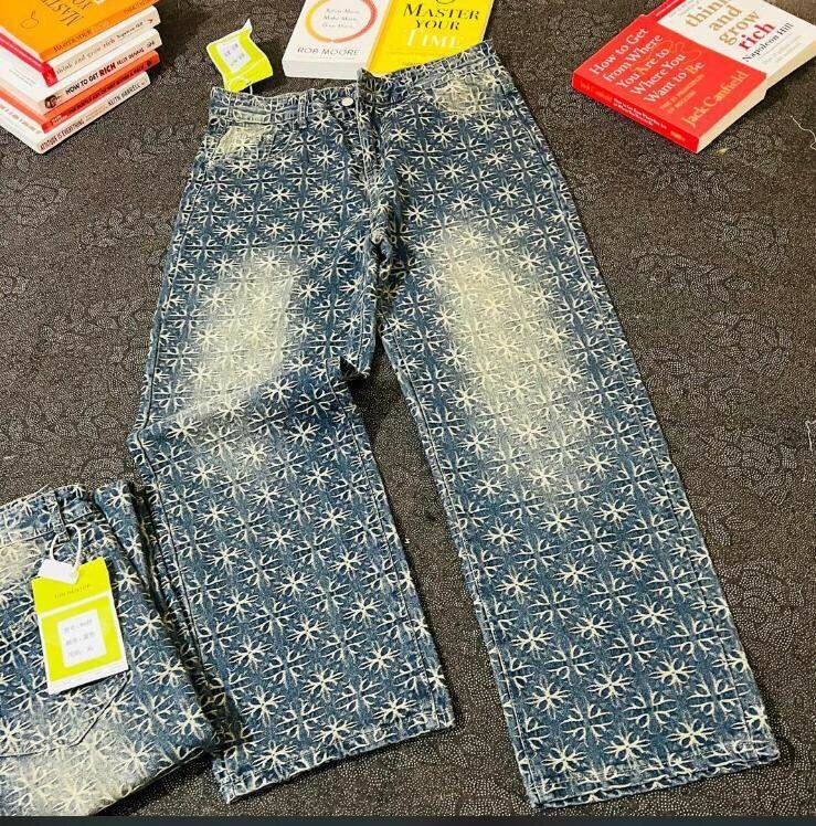 Men's baggy jeans