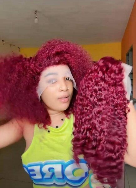 Perruques synthétiques colorées