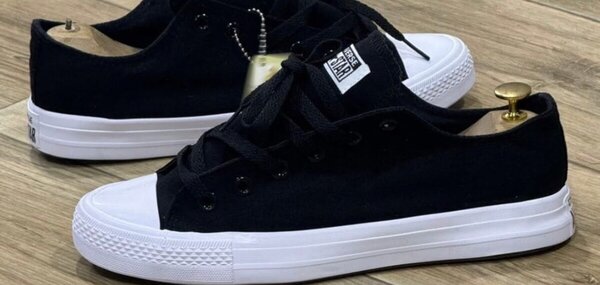 Baskets noires classiques