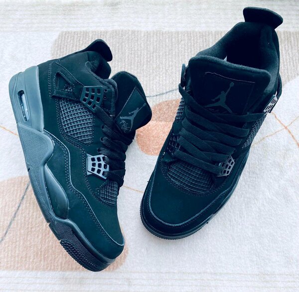 JORDAN 4s