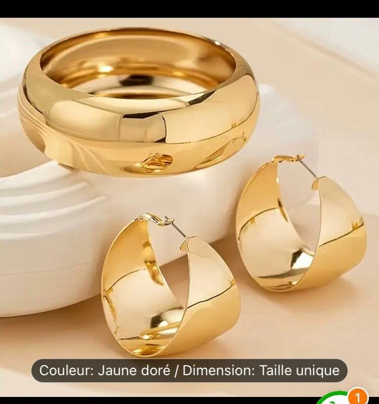 Set de bijoux dorés élégants