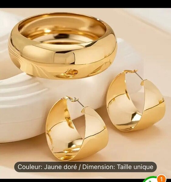 Set de bijoux dorés élégants