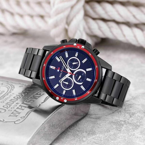 TOMMY HILFIGER