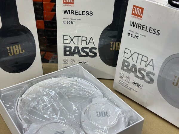 JBL Bluetooth headphone