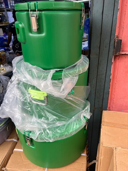 Conteneur thermique empilable robuste