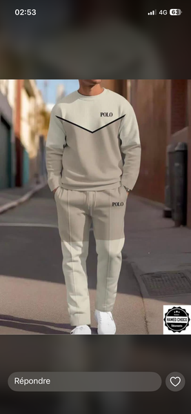 Ensemble de survêtement moderne