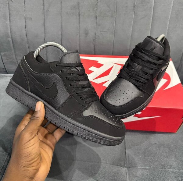 Baskets noires élégantes homme