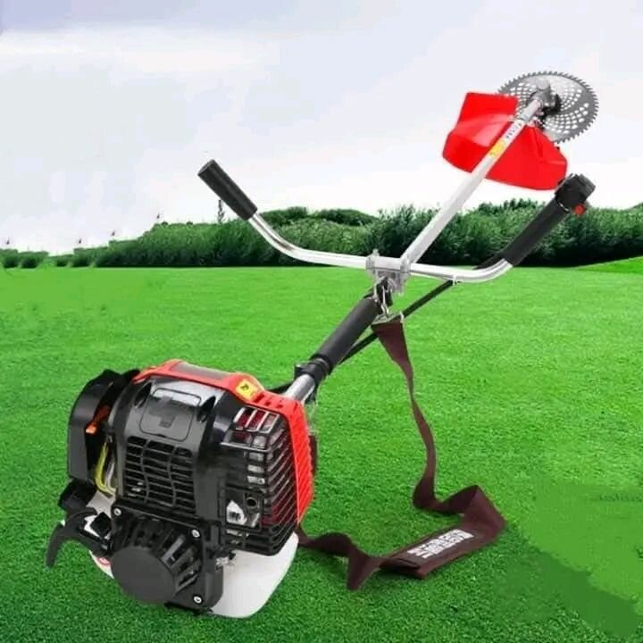 Débroussailleuse thermique puissante