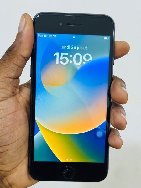 iPhone 8 Noir 64Go Débloqué