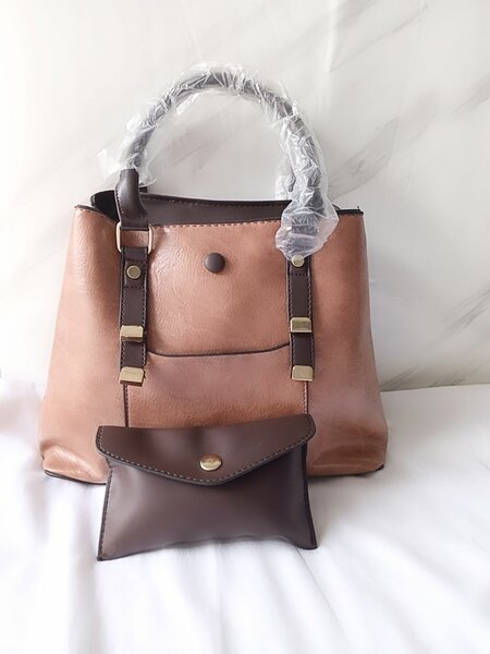 Sac à main en cuir avec pochette