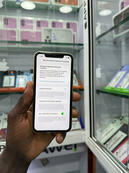 iPhone 11 simple 64Go  Casi ne