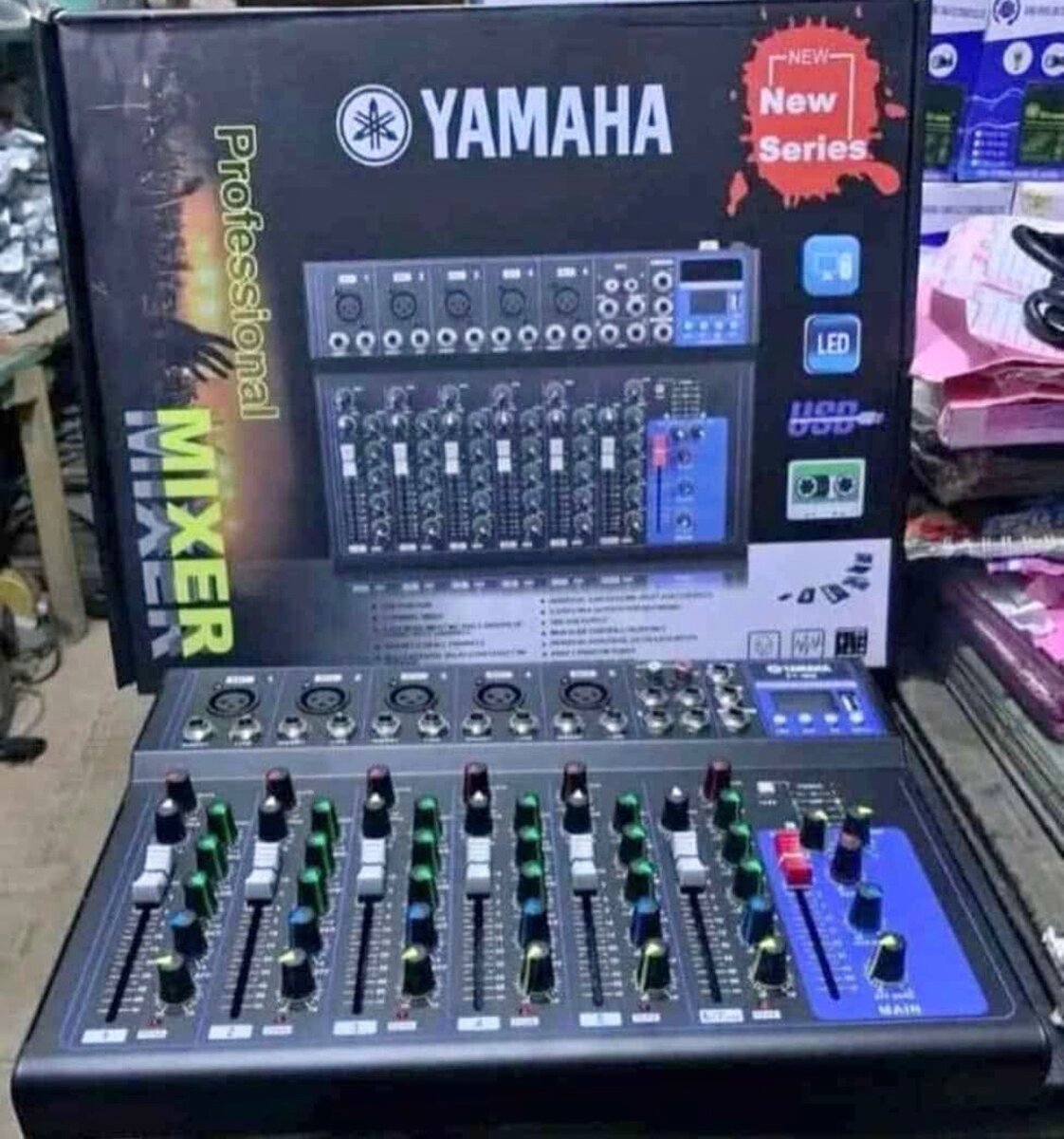 Table de mixage Yamaha professionnelle