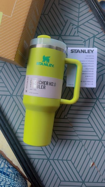 Stanley cup 40 oz ( gourde )