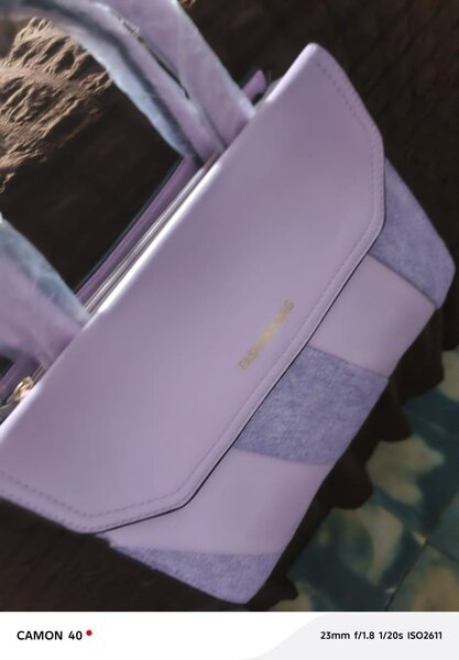 Sac bandoulière en cuir violet