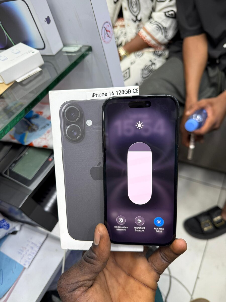 iPhone 16 128 Go Noir