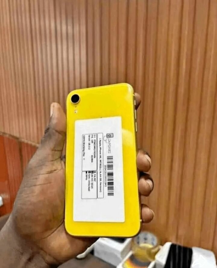 Smartphone Jaune Moderne