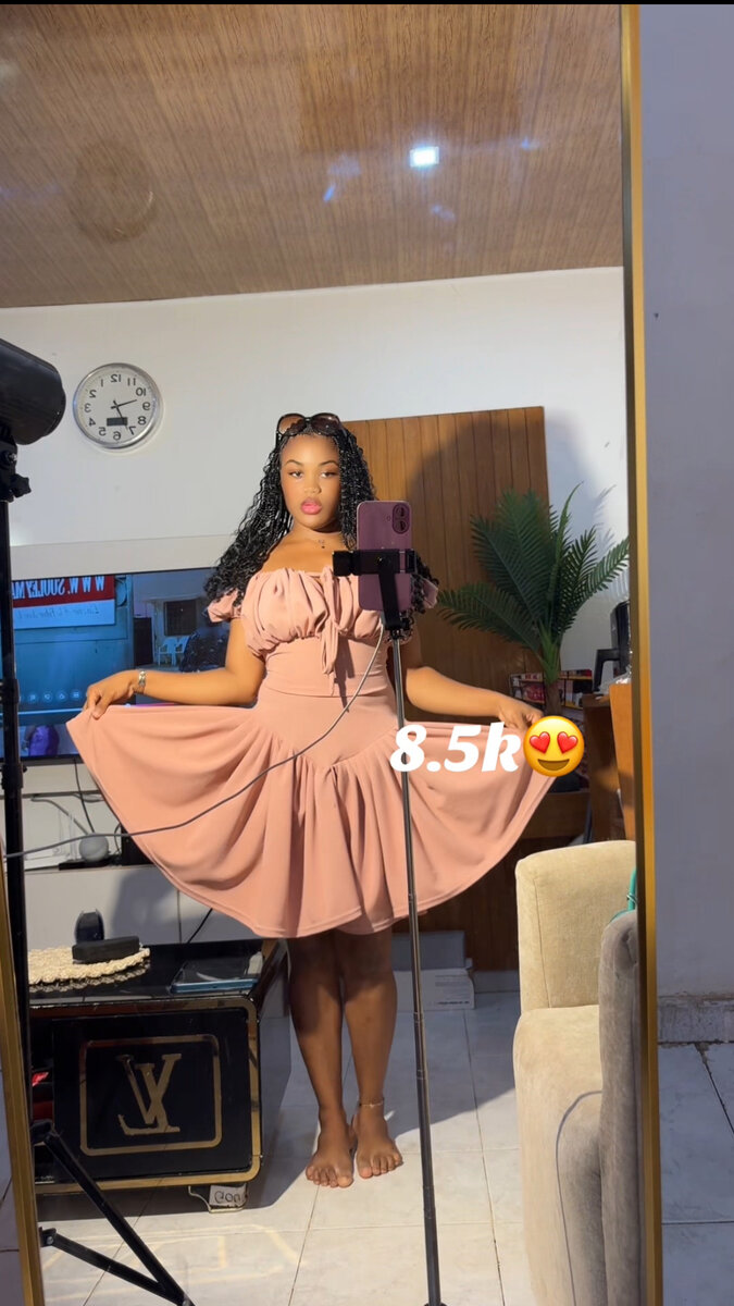 Robe rose élégante femme