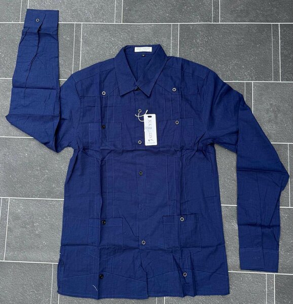 Chemise bleue élégante
