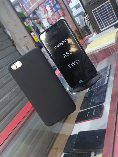 Smartphone Oppo A83