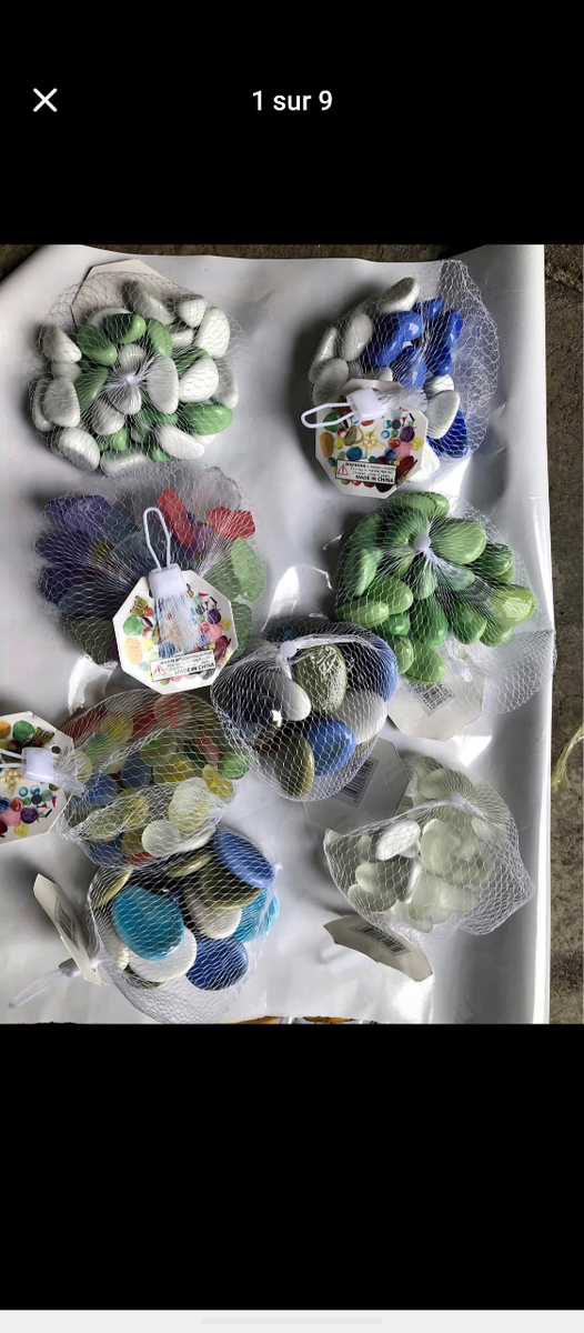 Pierres décoratives colorées